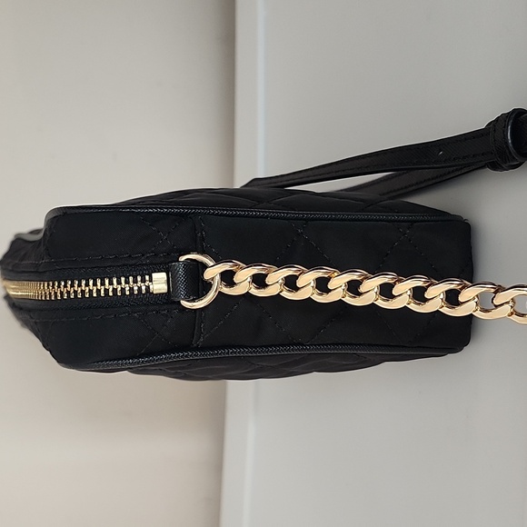 Michael Kors Jet Set Crossbody w/Free MK Wallet - Picture 7 of 15